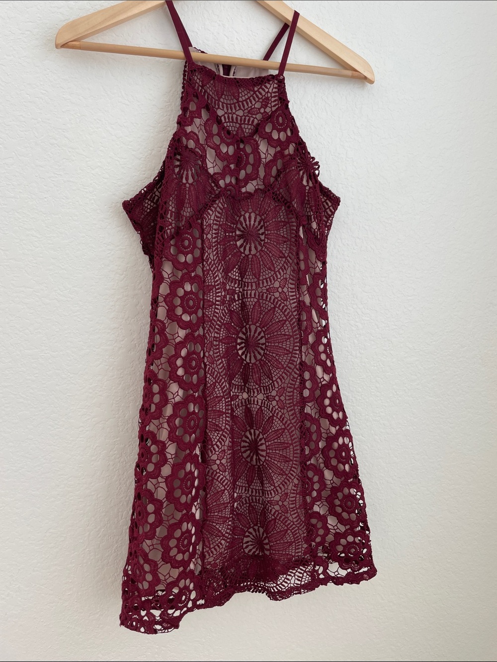 Francesca’s Crochet Lace Halter-Style Mini Dress • Size Small